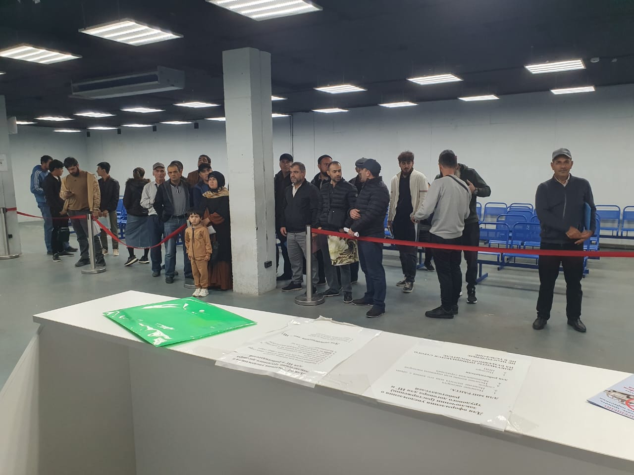Информационно-профилактическая встреча с иностранными гражданами в Махачкале: разъяснение миграционного законодательства и социальной поддержки